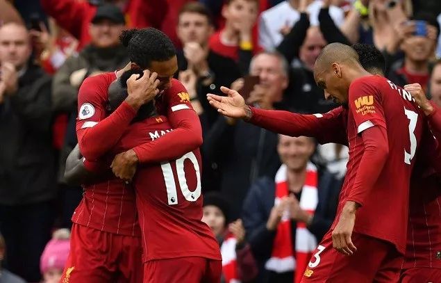  利物浦旧将传射建功，莱斯特城爆冷终结红军不败  