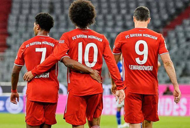  拜仁慕尼黑主场三球大胜法兰克福稳固榜首位置  